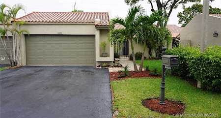 16855 Patio Village Ln Weston, FL 33326