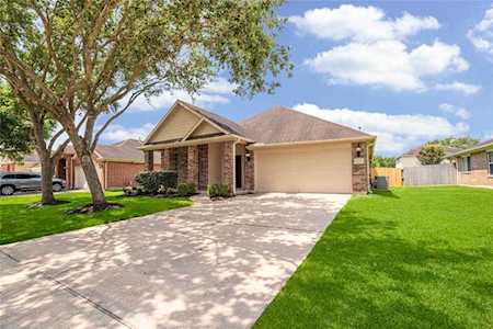 1210 Wesley Dr Stafford, TX 77477