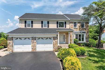 217 Cardinal Dr Conshohocken, PA 19428