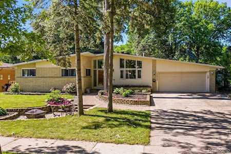 32935 Grennada St Livonia, MI 48154