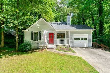 4392 Marjorie Rd Snellville, GA 30039