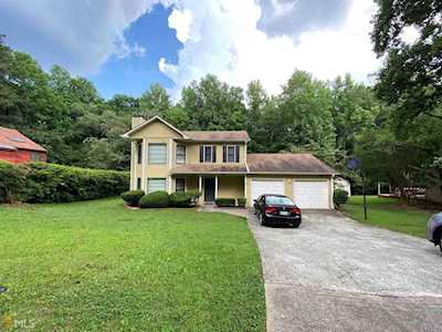 890 Post Road Cir Stone Mountain, GA 30088