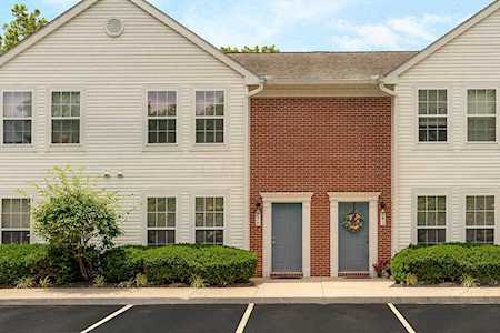 239 Sunset Cove Columbus, OH 43202