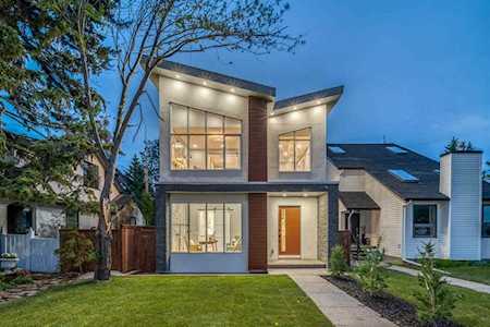 2026 29 St SW Calgary, AB T3E 2J9