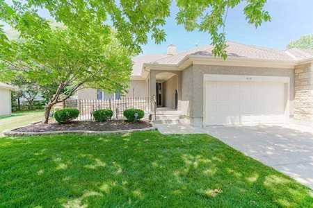 4114 SW Minnesota Dr Lees Summit, MO 64082