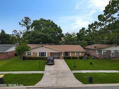 6126 Longchamp Dr Jacksonville, FL 32244