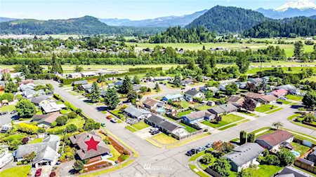 617 Harmony Ln Enumclaw, WA 98022