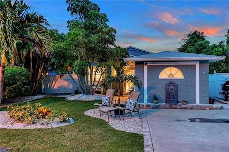 16111 2nd St E Redington Beach, FL 33708