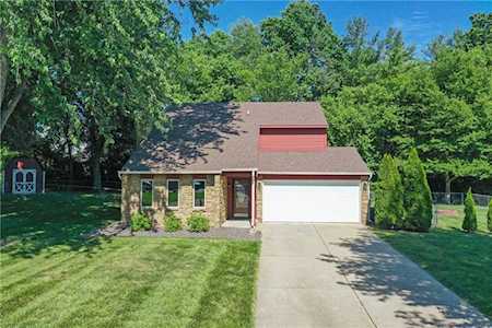 5235 Bobs Ct Greenwood, IN 46143