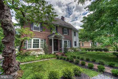 5205 Wilson Ln Bethesda, MD 20814
