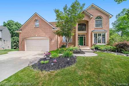 25918 Glenmoor Novi, MI 48374