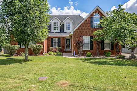 205 Autumn Wood Dr Murfreesboro, TN 37129