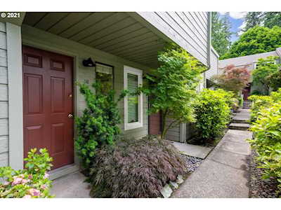 4880 SW Scholls Ferry Rd #16 Portland, OR 97225