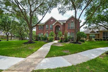 2003 Larimer Point Ct Sugar Land, TX 77479