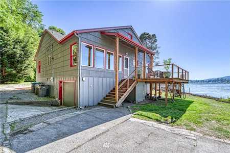 1683 SW Bay St Port Orchard, WA 98366