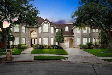 10 Kerloch Point Spring, TX 77379