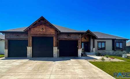 6605 E 33Rd St Sioux Falls, SD 57110