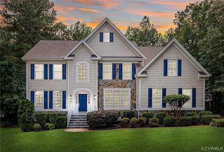 4730 Summer Lake Circle Moseley, VA 23120