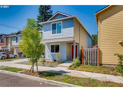 10065 SE Clinton St #3 Portland, OR 97266
