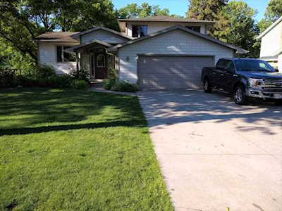 31 Choctaw Circle Chanhassen, MN 55317