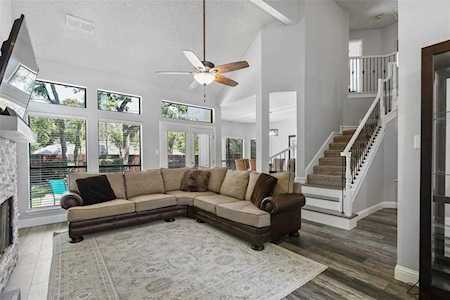 1900 Rose Court Grapevine, TX 76051