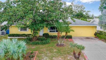 737 Manor Dr W Dunedin, FL 34698