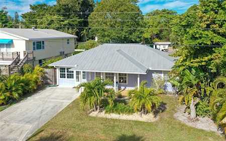 751 Fox St Longboat Key, FL 34228