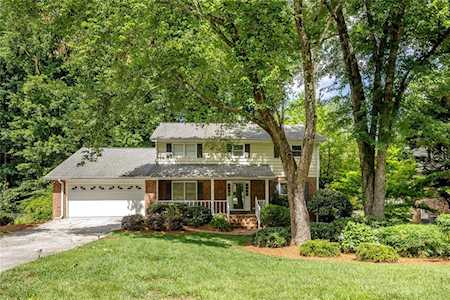 4930 Village Creek Dr Dunwoody, GA 30338