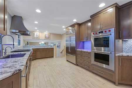 2490 Brookhurst Dr Dunwoody, GA 30338