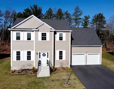 11 Skyview Dr Millbury, MA 01527