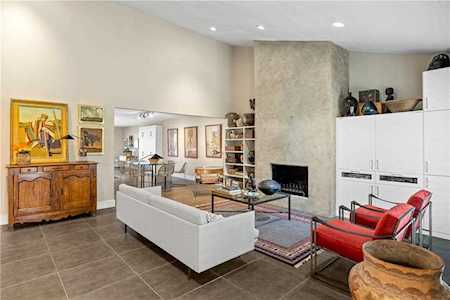 8105 East CT Austin, TX 78759
