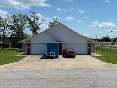 5800-5802 Park Valley Circle Fort Smith, AR 72916