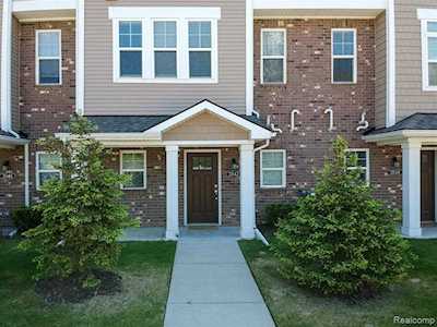 3542 Rochester Rd Royal Oak, MI 48073