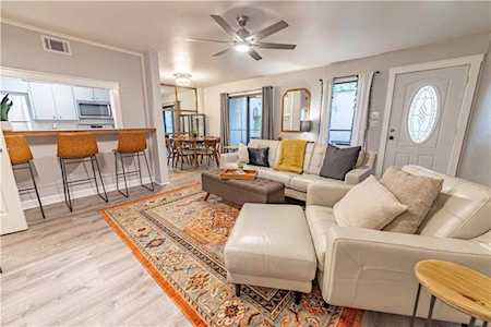 6718 Silvermine DR #803 Austin, TX 78736