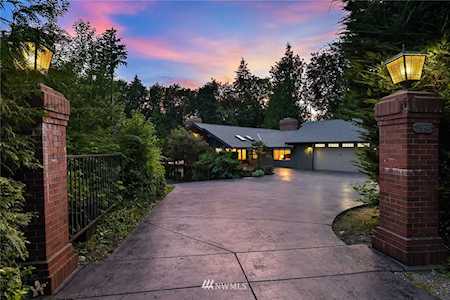 9903 178th Ave SE Renton, WA 98059