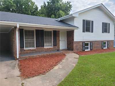 1935 Leigh Dr SW Conyers, GA 30094