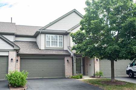 713 Sycamore Ct Lindenhurst, IL 60046