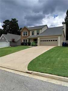 155 Thatching Ln Alpharetta, GA 30022