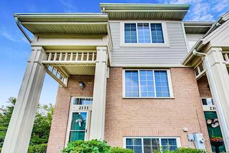 2111 W Concord Ln Addison, IL 60101