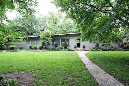 709 Wenneker Ladue, MO 63124