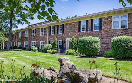 201 Ramsgate Gardens Ct #103 Louisville, KY 40207