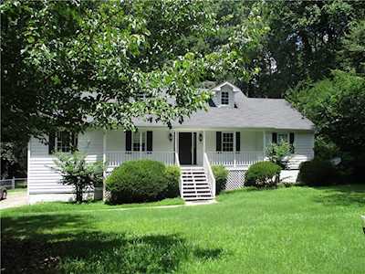 1858 Kelvin Dr Lawrenceville, GA 30043