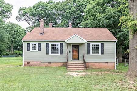 219 Parkwood Circle E Stanley, NC 28164