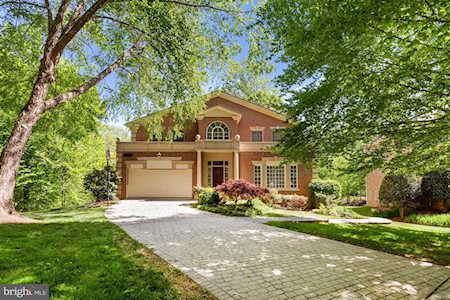 10004 Chartwell Manor Ct Potomac, MD 20854