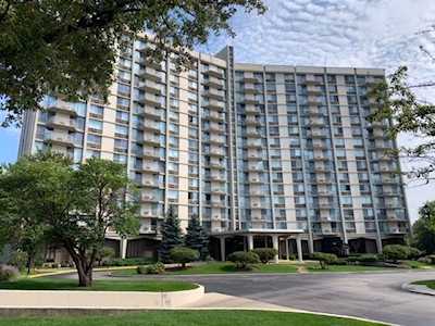40 N Tower Rd #11F Oak Brook, IL 60523