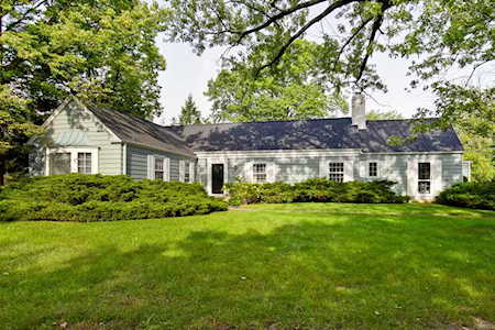 1024 W Deerpath Rd Lake Forest, IL 60045