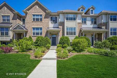 2033 Saipan Dr Glenview, IL 60026