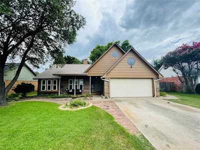 3211 Cliffview Drive Corinth, TX 76210
