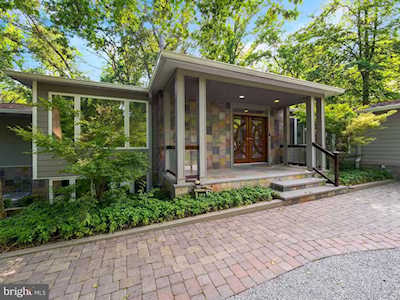 9108 Charred Oak Dr Bethesda, MD 20817