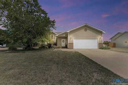 714 Saint Gregory St Harrisburg, SD 57032